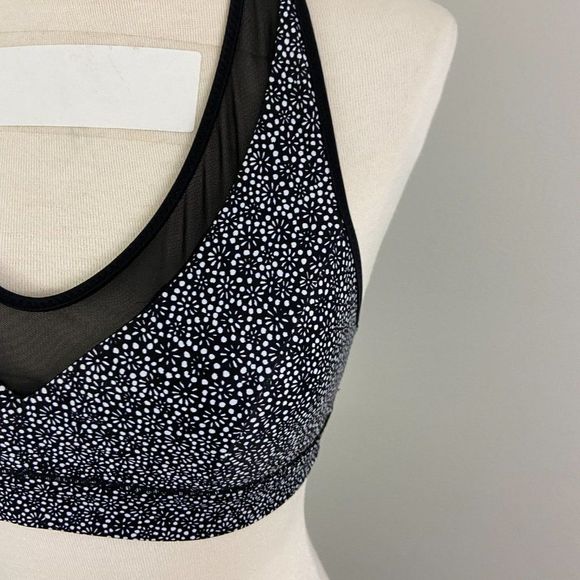 LULULEMON Black & White Floral Print Sports Bra - Picture 3 of 8